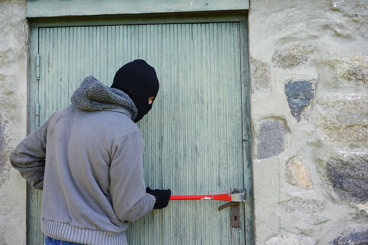 Comment les cambrioleurs utilisent ces codes ?